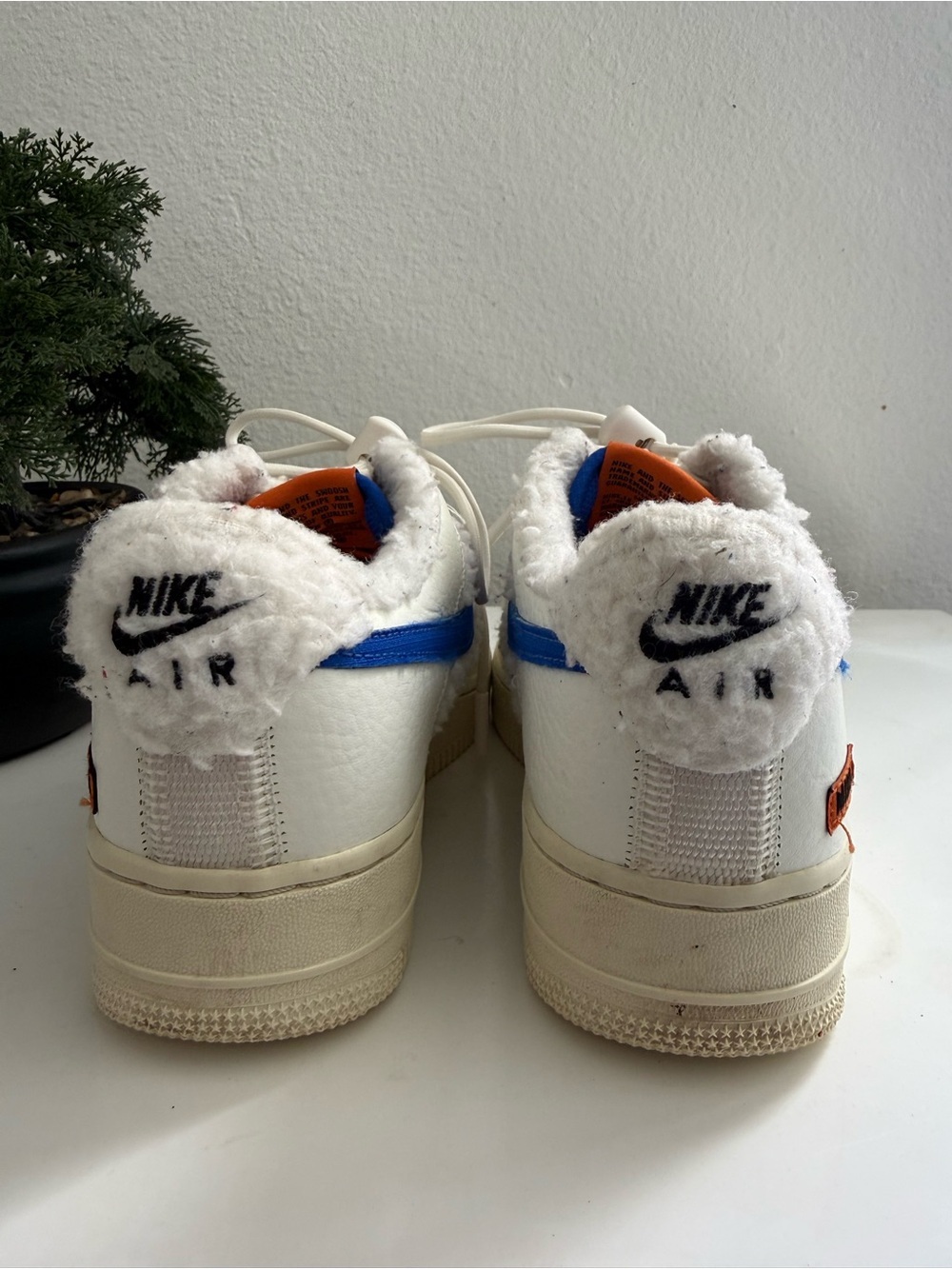 Nike Air for 1’07 low Sherpa fleece women size 8 Cream Sneakers with Blue - Picture 5 of 9